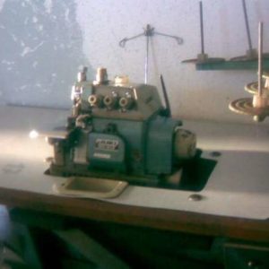 Máquina de costura corte & cose Juki MO-816
