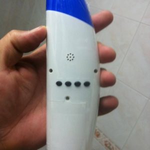 Relógio despertador da H&S projeta horas na parede