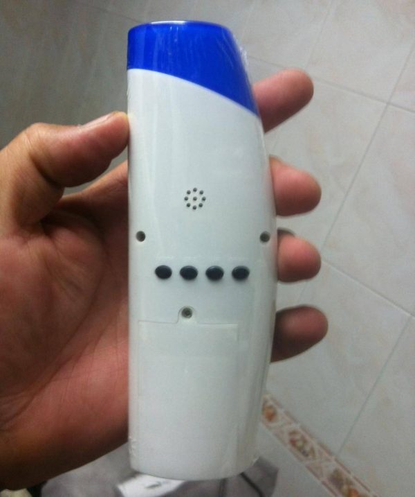 Relógio despertador da H&S projeta horas na parede