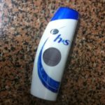 Relógio despertador da H&S projeta horas na parede