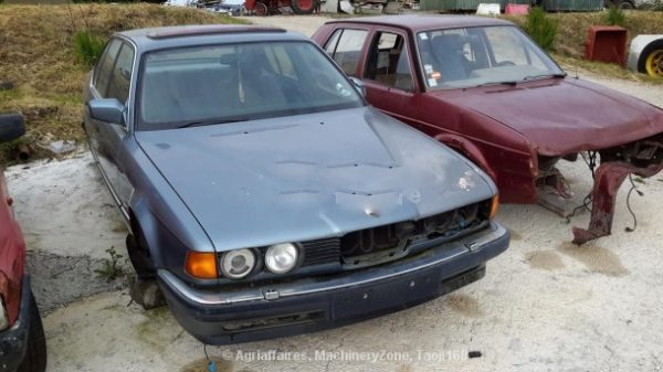 BMW Série 7 (E32) modelo 735i para péças 1986 a 1995