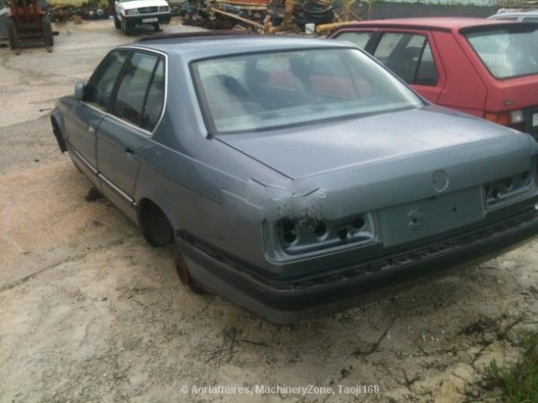 BMW Série 7 (E32) modelo 735i para péças 1986 a 1995