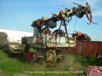 Máquina para abrir buracos para plantar árvores ou postes