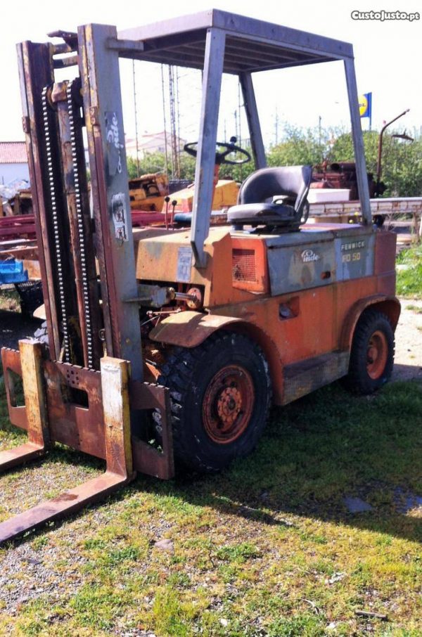 Fenwick model DBPJ 405 111 empilhador de 4 Ton.