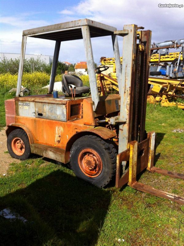 Fenwick model DBPJ 405 111 empilhador de 4 Ton.
