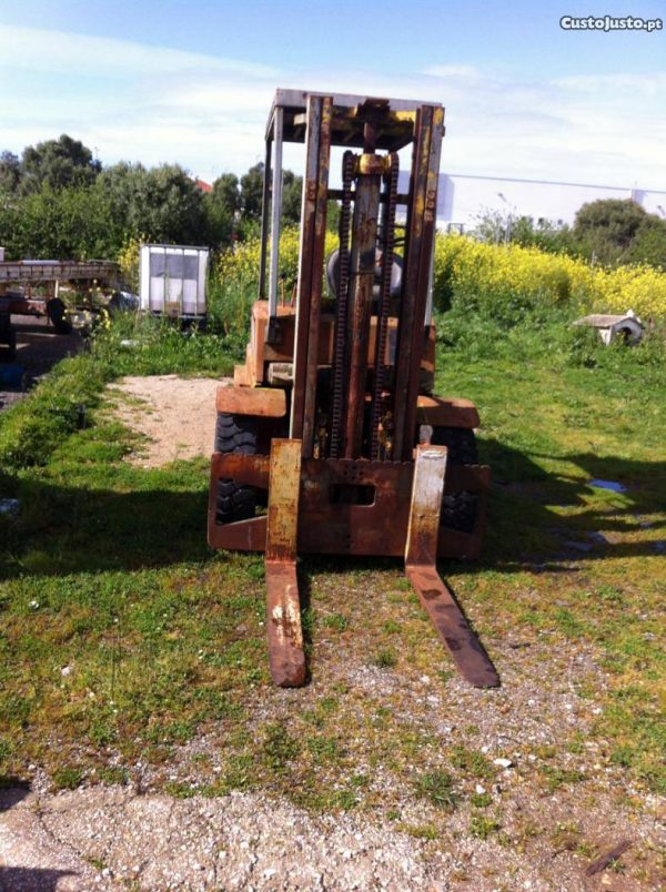 Fenwick model DBPJ 405 111 empilhador de 4 Ton.