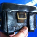 Bolça para telemóvel / porta munições vintage  preto e dourado