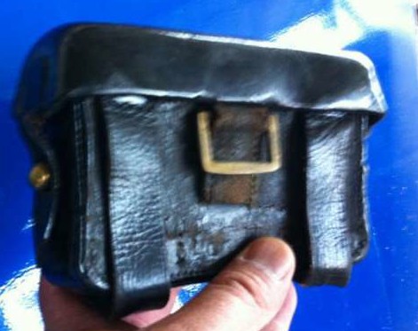 Bolça para telemóvel / porta munições vintage  preto e dourado