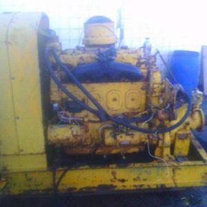 Motor GM Detroit Diesel 4-71n a 2 tempos modelo:1O44-7000 com radiador