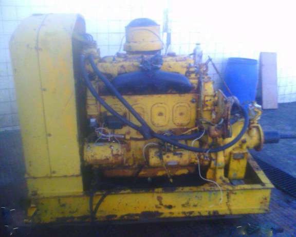 Motor GM Detroit Diesel 4-71n a 2 tempos modelo:1O44-7000 com radiador