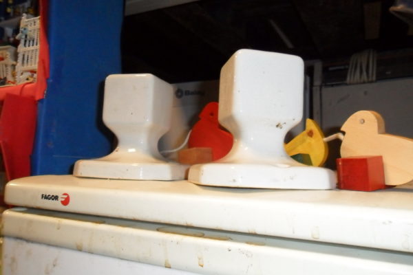 Toalheiro em Porcelana da antiga fábrica Sacavém