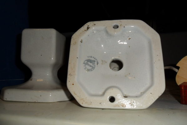 Toalheiro em Porcelana da antiga fábrica Sacavém