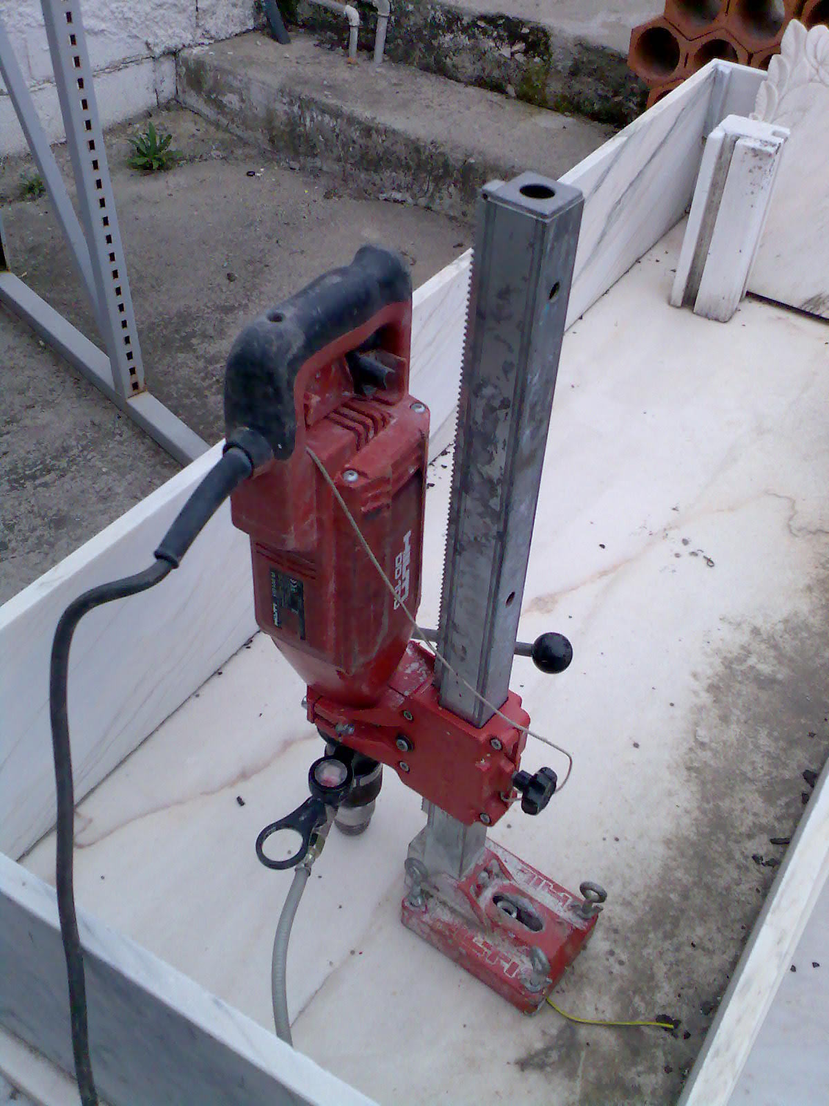 HILTI DD100Wi PERFURADORA ELÉCTRICA DE CAROTES Celestino Caetano